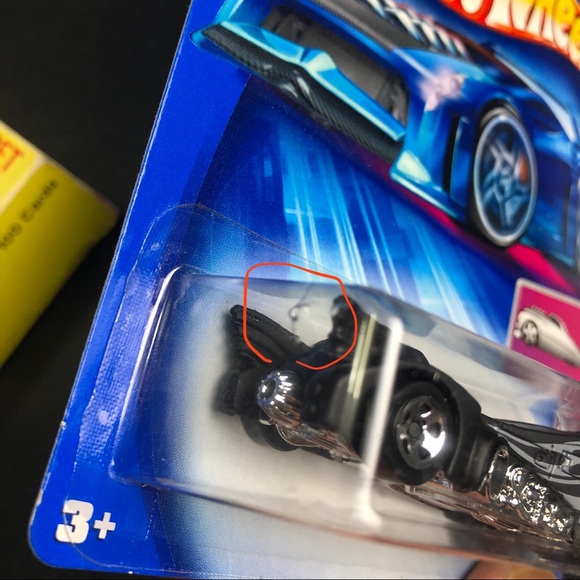 Hotwheels Batman 2004 edition (bundle of 4) - Picture 5 of 11